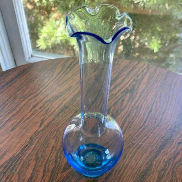 Vintage Light Blue Glass Bud Vase with Scalloped Edge – Delicate & Elegant - Picture 6 of 10